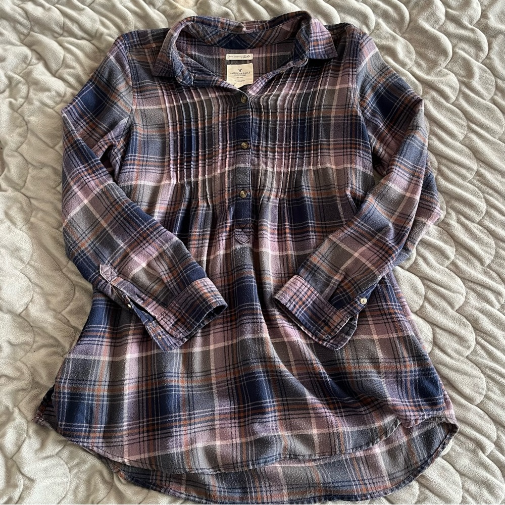 American Eagle Outfitters Medium Plaid Button Up Blouse